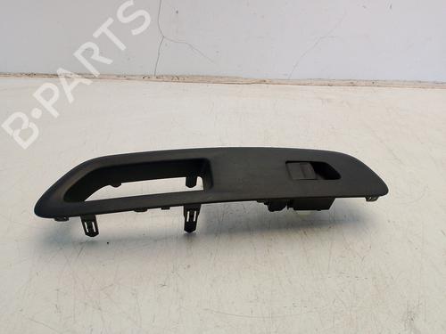 Used Right front window switch Right front window switch TOYOTA AYGO X (_B7_) 1.0 VVT-i (KGB70) (72 hp) 33977636 33977636