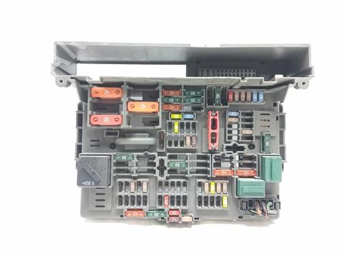 Used Fuse box Fuse box 16199884 16199884