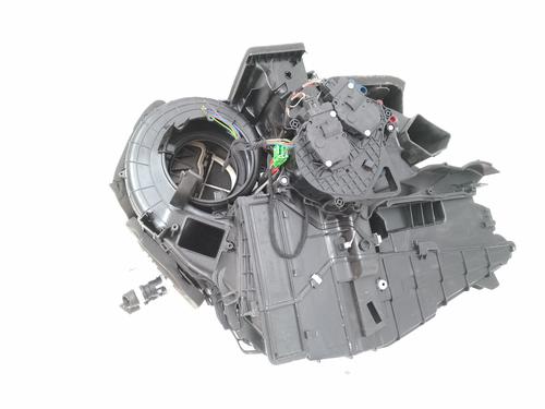 Used Heater matrix box LAND ROVER DISCOVERY SPORT (L550) 2.2 D 4x4 (190 hp) 17922146