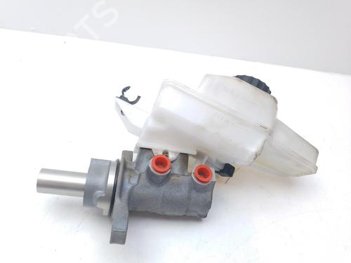 Used Brake master cylinder TOYOTA YARIS (_P13_) [2010-2020]  15380768