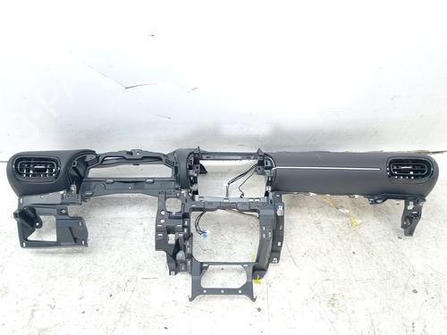 Instrumentbræt TOYOTA YARIS (_P13_) [2010-2020]  31211558