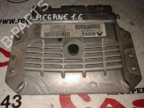 Used Engine control unit (ECU) RENAULT MEGANE II (BM0/1_, CM0/1_) [2001-2012]  7963672