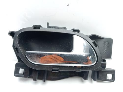 Used Front right interior door handle Front right interior door handle 16714684 16714684