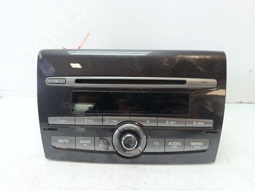 Used Radio Radio FIAT BRAVO II (198_) 1.9 D Multijet (198AXB1A) (120 hp) 33887732 33887732