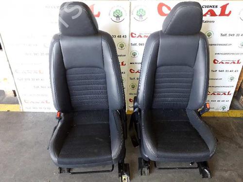 seats-set-lexus-is-iii-_e3_-300h-ave30_-ave30r-2013-7953476 main image
