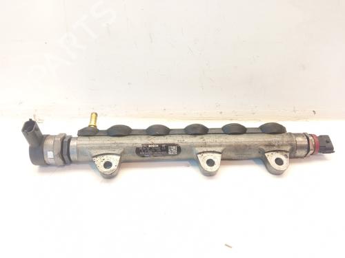 Used Injection rail Injection rail 10214499 10214499
