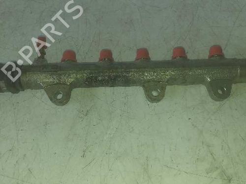 Used Injection rail Injection rail 7957517 7957517