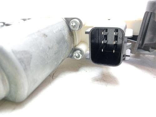 Rudehejsemekanisme venstre bagtil LAND ROVER RANGE ROVER VELAR (L560) 2.0 D180 TD4 4x4 | BP18475987C24 