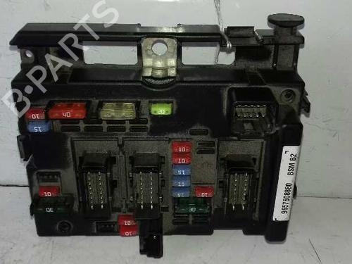 Used Fuse box Fuse box 7957883 7957883