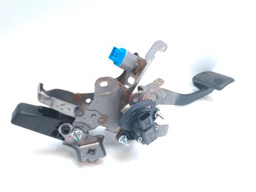 Used Break pedal Break pedal 17453956 17453956