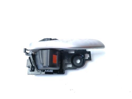 Used Front right interior door handle Front right interior door handle 21810982 21810982