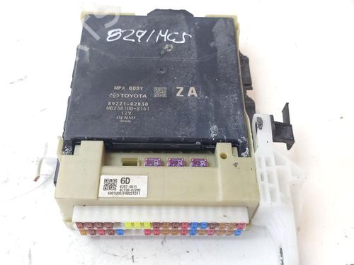 Used Electronic module TOYOTA COROLLA (_E10_) 1.6 (AE101_, AE101R) (106 hp) 29876684