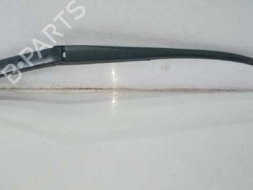 Used Front windshield wiper arm HYUNDAI i30 (GD) 1.6 CRDi (110 hp) 10221816