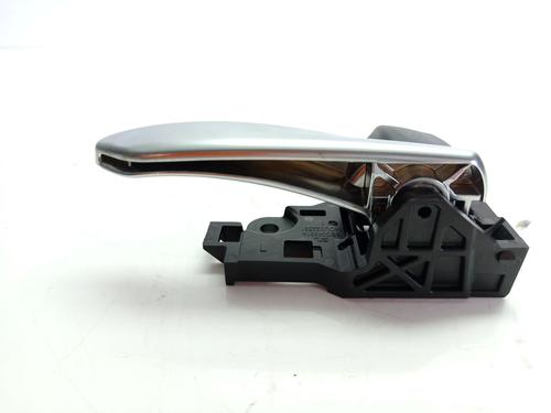 Used Front right interior door handle Front right interior door handle 26506532 26506532