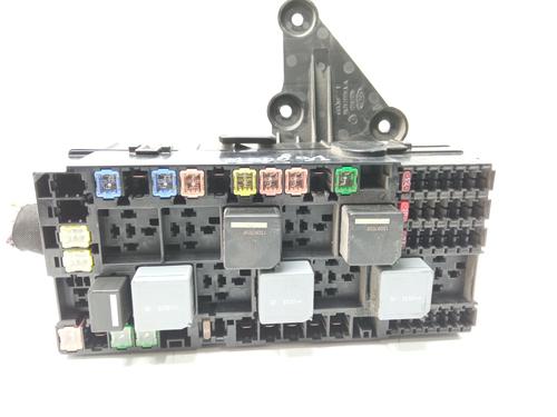 Used Fuse box Fuse box 15003286 15003286
