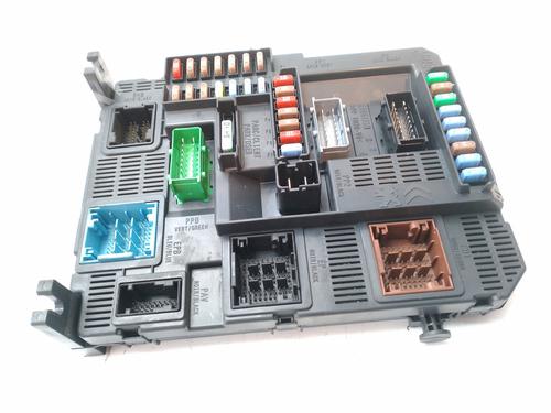 Used Fuse box Fuse box 21788488 21788488