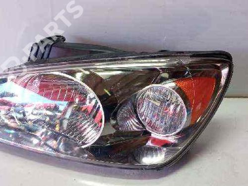 Left headlight KIA CERATO I Hatchback (LD) 1.5 CRDi | BP7961104C28 