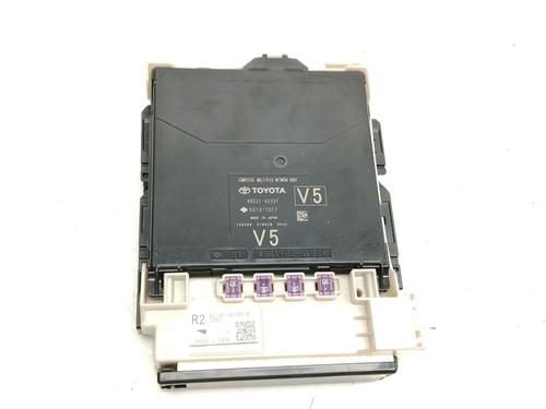 Used Fuse box Fuse box 36701615 36701615