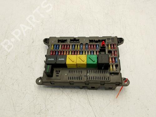 Used Fuse box Fuse box 37174705 37174705