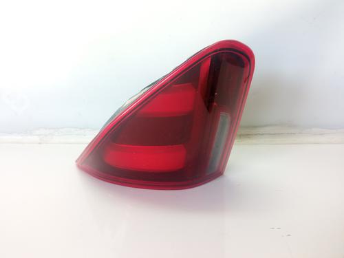 venstre-baglygte-peugeot-2008-i-cu_-16-bluehdi-100-9814758480-9814758480-2013-10076176 main image