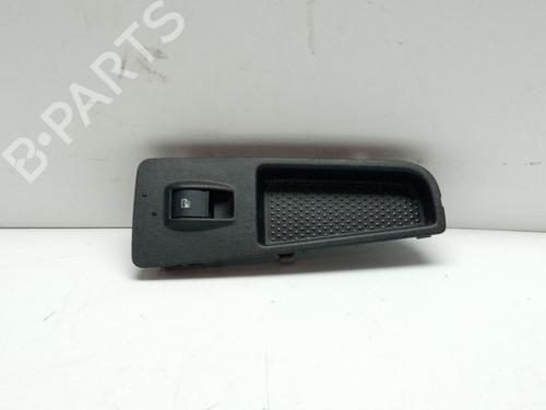 Used Right front window switch Right front window switch FIAT GRANDE PUNTO (199_) 1.3 D Multijet (199.AXD11, 199.AXD1A, 199.AXD1B,... (90 hp) 33977637 33977637