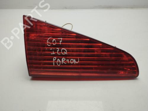 Used Rear center light PEUGEOT 607 (9D, 9U) 2.2 HDi (133 hp) 10979907