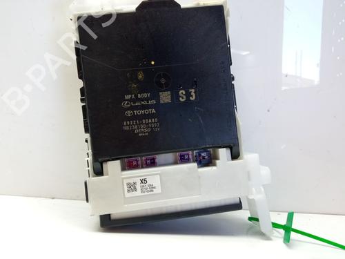 Used Fuse box TOYOTA YARIS (_P21_, _PA1_, _PH1_) 1.5 Hybrid (MXPH10, MXPH11) (116 hp) 30873700