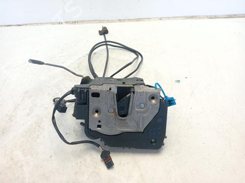 Używane Zamek drzwi przednich lewych MERCEDES-BENZ E-CLASS (W211) E 240 (211.061) (177 hp) 30617629