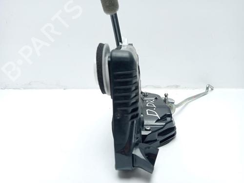 Front right lock TOYOTA YARIS (_P13_) 1.5 Hybrid (NHP130_, NHP130) | BP15779188C97 