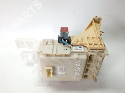 Used Fuse box TOYOTA YARIS (_P9_) [2005-2014]  11422105