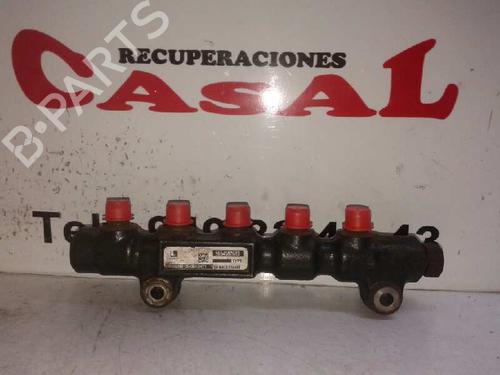 Used Injection rail FORD FIESTA V (JH_, JD_) [2001-2014]  7951360