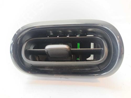 Used Air vent Air vent TOYOTA YARIS CROSS (MXP_) 1.5 Hybrid All-wheel Drive (MXPJ15) (116 hp) 40625488 40625488