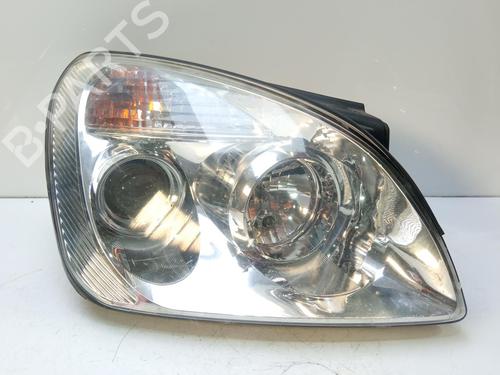 Faro destro KIA CARENS III MPV (UN) 2.0 CRDi 140 (140 hp) A044936