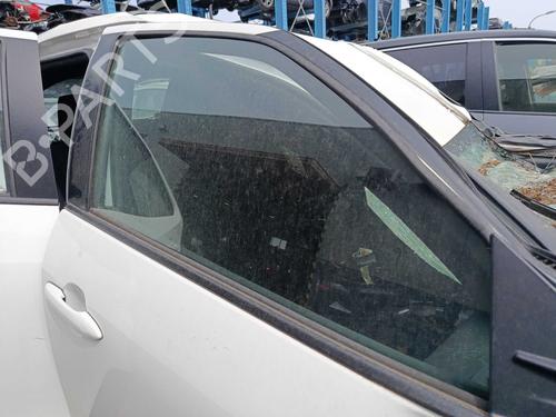 front-right-door-window-toyota-yaris-cross-mxp_-2020-37695314 main image