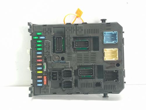 Used Fuse box Fuse box 36701593 36701593