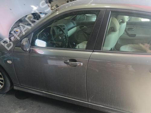 Used Left front door Left front door 37695630 37695630