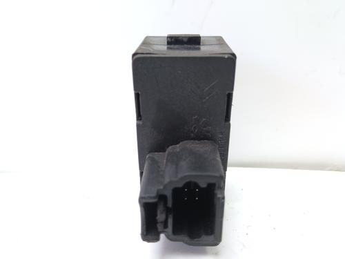 Right rear window switch PEUGEOT 407 (6D_) 2.0 HDi 135 (6DRHRH, 6DRHRE, 6DRHRG, 6DRHRJ) | BP16238943I28 