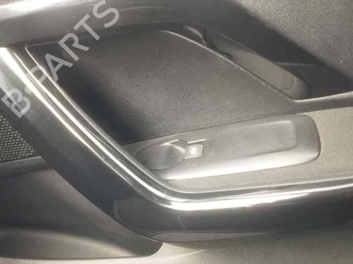 Mando elevalunas delantera derecho PEUGEOT 208 I (CA_, CC_) [2012-2021]  31158063