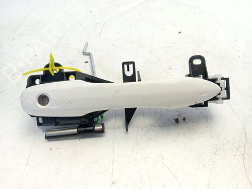 front-left-exterior-door-handle-toyota-yaris-_p13_-2010-2011-2012-2013-2014-2015-2016-2017-2018-2019-2020-31147863 main image