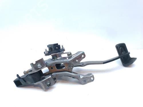 Break pedal TOYOTA YARIS (_P13_)  | BP16692689I19 
