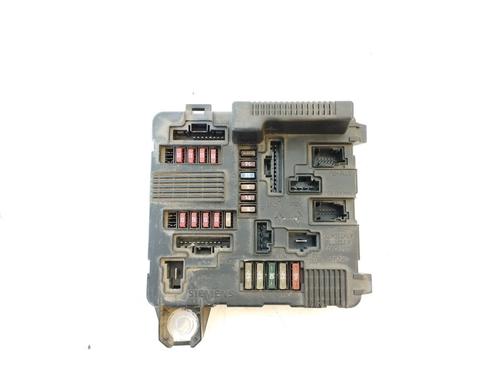 Used Fuse box Fuse box RENAULT MEGANE II Estate (KM0/1_) [2003-2012] 9727943 9727943