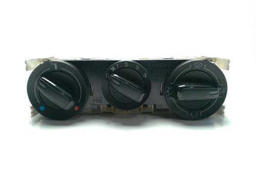 Used Climate control AUDI A1 Sportback (8XA, 8XF) 1.2 TFSI (86 hp) 16055114