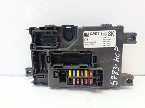 Used Fuse box Fuse box OPEL CORSA D (S07) 1.0 (L08, L68) (65 hp) 33557410 33557410