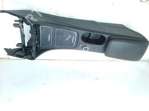 Used Armrest / Center console MERCEDES-BENZ CLA Shooting Brake (X117) CLA 200 CDI / d (117.908) (136 hp) 25116172