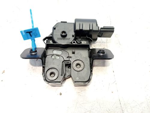 Used Tailgate lock RENAULT CLIO V (B7_) 1.0 TCe 100 (B7MT) (101 hp) 29509990