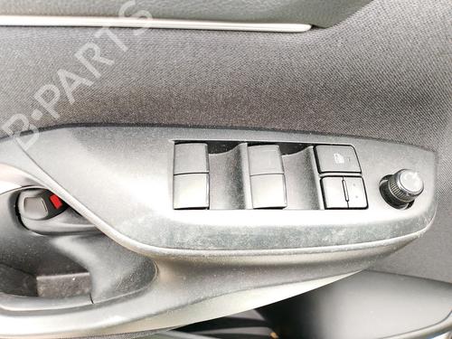 Used Left front window switch TOYOTA YARIS (_P13_) [2010-2020]  31158027