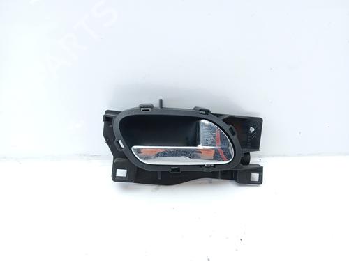 Used Front right interior door handle Front right interior door handle 15606784 15606784