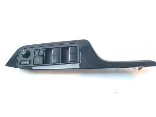 left-front-window-switch-toyota-c-hr-_x1_-8404002160-2016-21549603 main image
