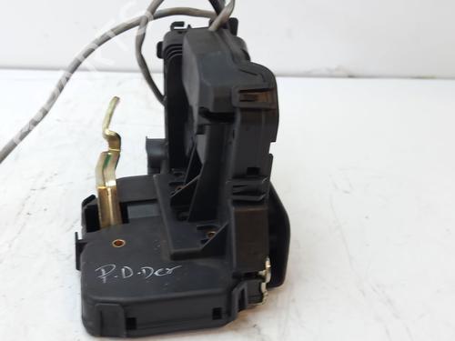 Front right lock MERCEDES-BENZ C-CLASS (W203) C 220 CDI (203.008) | BP30578348C97