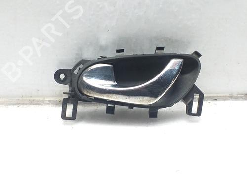 Used Front left interior door handle Front left interior door handle 10174119 10174119
